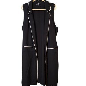 Perch black sleeveless duster. Size 3XL.